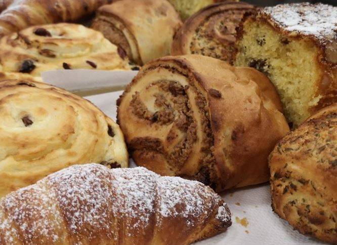 Sladice iz kvašenega in kvašenega listnatega testa