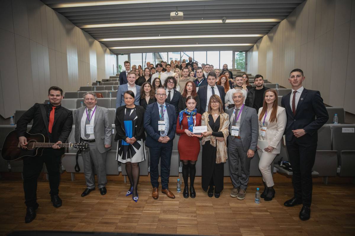 VSGT Maribor na debatnem druženju gostila stanovske kolege iz 15 držav